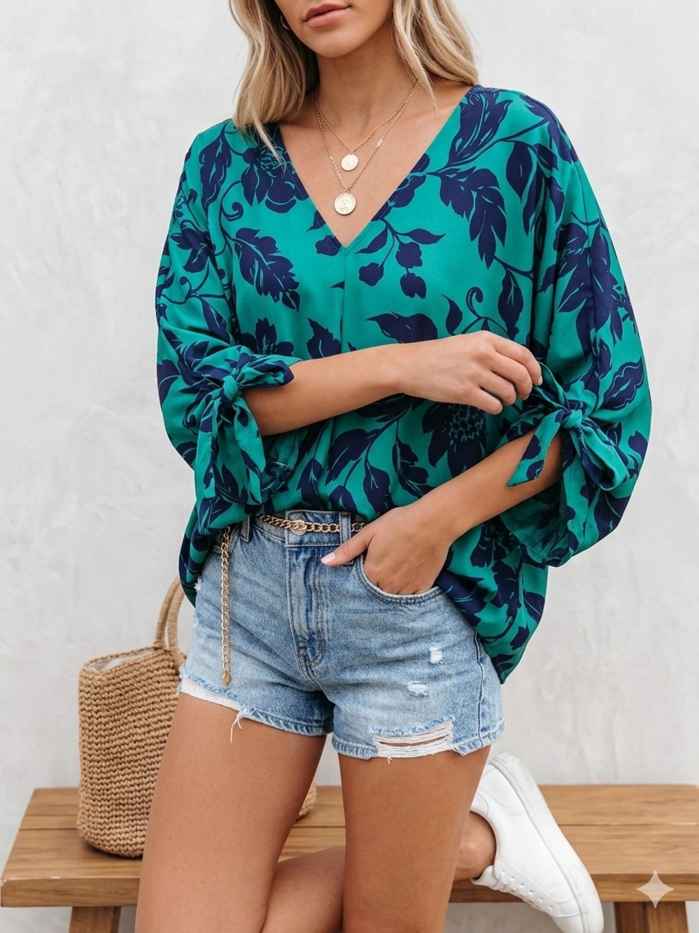 EASEL The Gallatan Top Emerald Green Navy Floral Blouse NWT Small ET70095